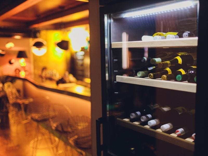crveno vino frizider