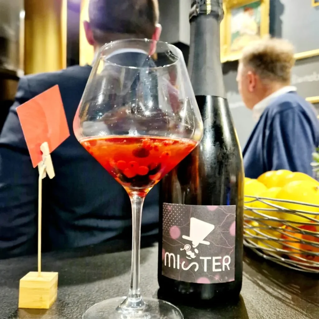Misal pjenušava vina - Mister